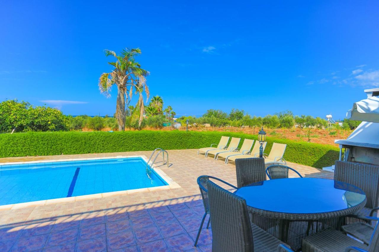Villa Stavriella Lachi Exteriér fotografie