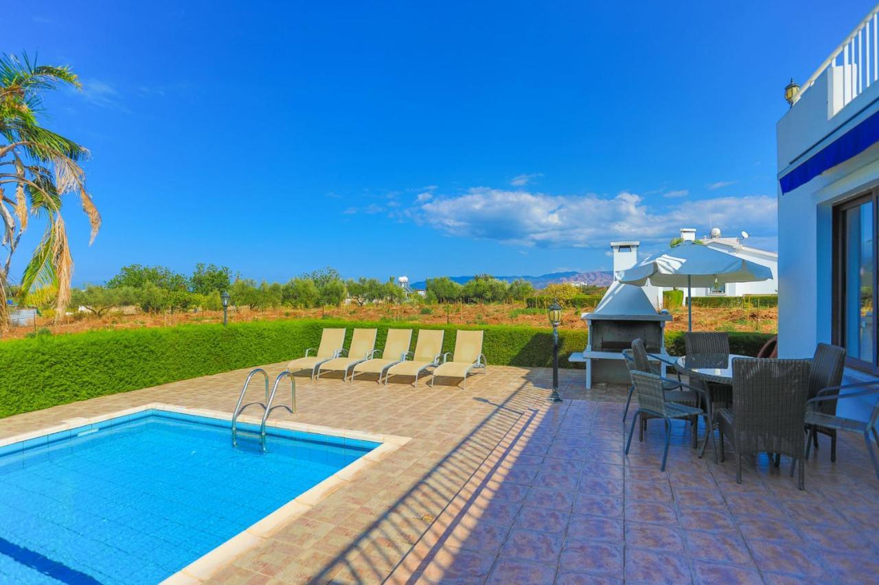 Villa Stavriella Lachi Exteriér fotografie